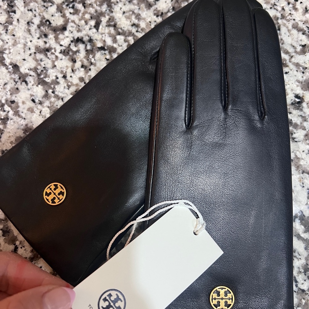 Brand NEW Tory Burch Black Leather Gloves with Stitched Detailing with tags